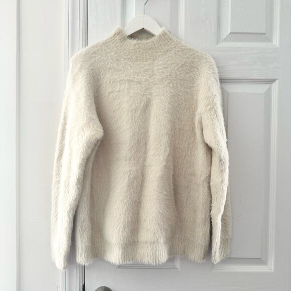Mersea Iced Latte Cream Chalet Mockneck Fuzzy Knit Kangaroo Pocket Sweater S/M - Picture 2 of 15